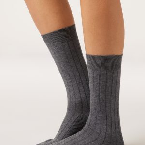 Ribbed Mid-Calf Socks